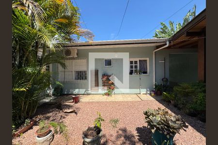 Casa à venda com 235m², 3 quartos e 5 vagas Casa à venda com 235m², 3 quartos e 5 vagasÁrea comum