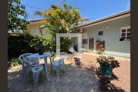 Casa à venda com 235m², 3 quartos e 5 vagas Casa à venda com 235m², 3 quartos e 5 vagasÁrea comum