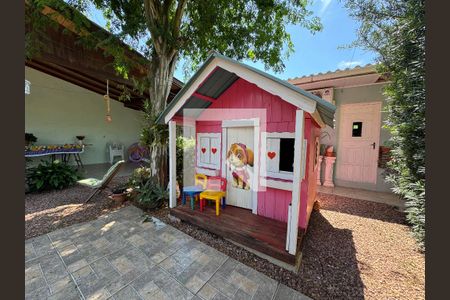 Casa à venda com 235m², 3 quartos e 5 vagas Casa à venda com 235m², 3 quartos e 5 vagasÁrea comum