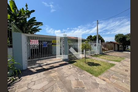 Casa à venda com 235m², 3 quartos e 5 vagas Casa à venda com 235m², 3 quartos e 5 vagasFachada