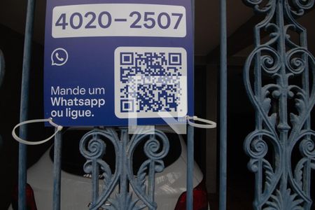 Casa à venda com 280m², 4 quartos e 3 vagas Casa à venda com 280m², 4 quartos e 3 vagasPlaca