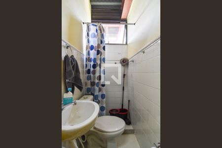 Casa à venda com 167m², 2 quartos e 1 vaga Casa à venda com 167m², 2 quartos e 1 vagaBanheiro de serviço