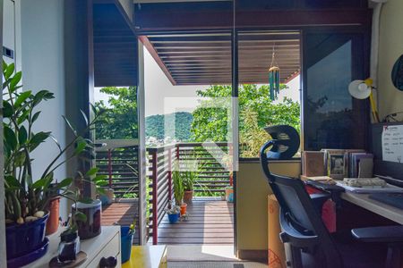 Casa à venda com 167m², 2 quartos e 1 vaga Casa à venda com 167m², 2 quartos e 1 vagaEscritório