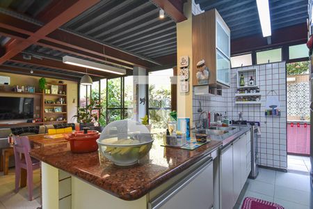 Casa à venda com 167m², 2 quartos e 1 vaga Casa à venda com 167m², 2 quartos e 1 vagaCozinha