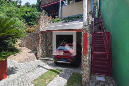 Casa à venda com 167m², 2 quartos e 1 vaga Casa à venda com 167m², 2 quartos e 1 vagaFachada