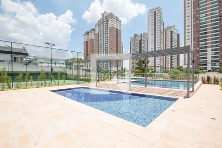 Apartamento à venda com 136m², 3 quartos e 2 vagas Apartamento à venda com 136m², 3 quartos e 2 vagasÁrea comum - Piscina