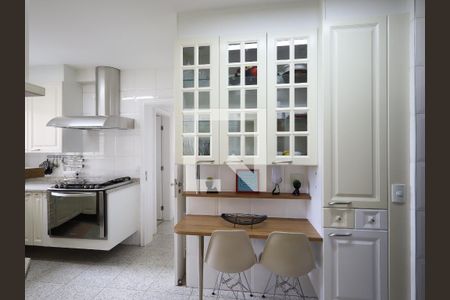 Apartamento à venda com 288m², 4 quartos e 4 vagasCozinha