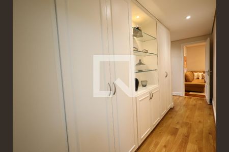 Apartamento à venda com 288m², 4 quartos e 4 vagasCorredor