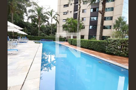 Apartamento à venda com 288m², 4 quartos e 4 vagasÁrea comum - Piscina
