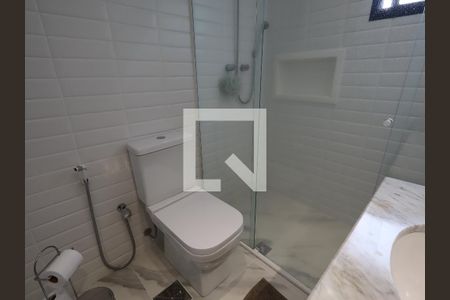 Apartamento à venda com 288m², 4 quartos e 4 vagasBanheiro da Suíte 4