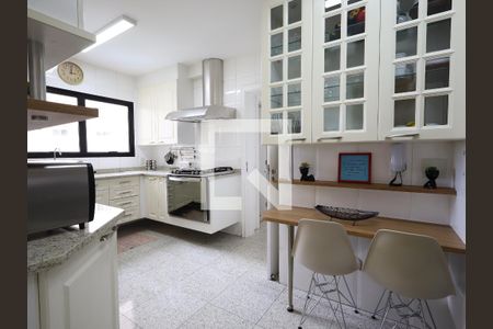 Apartamento à venda com 288m², 4 quartos e 4 vagasCozinha