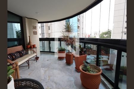 Apartamento à venda com 288m², 4 quartos e 4 vagasVaranda 