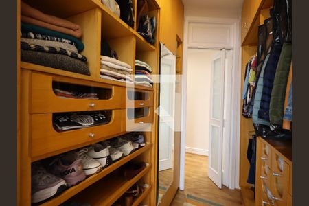 Apartamento à venda com 288m², 4 quartos e 4 vagasCloset da Suíte 4