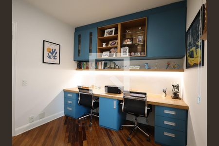 Apartamento à venda com 288m², 4 quartos e 4 vagasEscritório