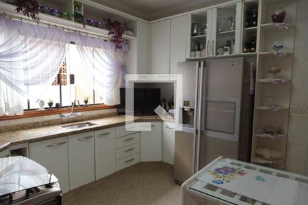 Casa à venda com 220m², 4 quartos e 4 vagas Casa à venda com 220m², 4 quartos e 4 vagasCozinha