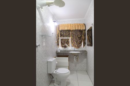 Casa à venda com 220m², 4 quartos e 4 vagas Casa à venda com 220m², 4 quartos e 4 vagasBanheiro