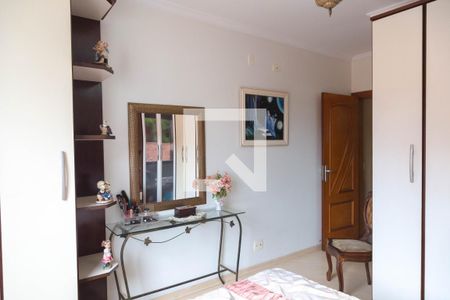 Casa à venda com 220m², 4 quartos e 4 vagas Casa à venda com 220m², 4 quartos e 4 vagasQuarto 3