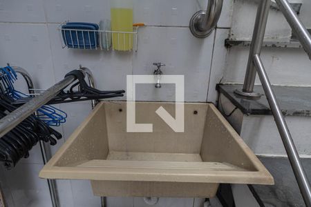 Casa à venda com 220m², 4 quartos e 4 vagas Casa à venda com 220m², 4 quartos e 4 vagasÁrea de Serviço