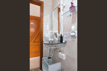 Casa à venda com 220m², 4 quartos e 4 vagas Casa à venda com 220m², 4 quartos e 4 vagasBanheiro do Quarto 3