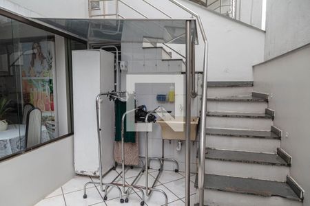 Casa à venda com 220m², 4 quartos e 4 vagas Casa à venda com 220m², 4 quartos e 4 vagasÁrea de Serviço