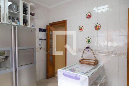 Casa à venda com 220m², 4 quartos e 4 vagas Casa à venda com 220m², 4 quartos e 4 vagasCozinha