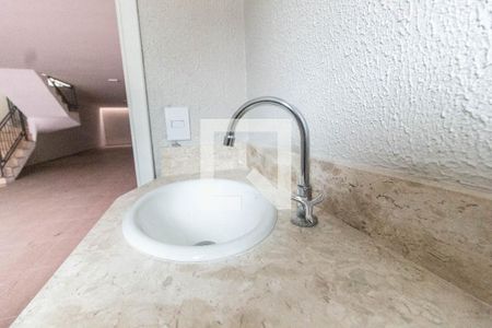 Casa à venda com 230m², 3 quartos e 6 vagas Casa à venda com 230m², 3 quartos e 6 vagasBanheiro de serviço 2