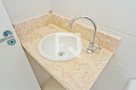 Casa à venda com 230m², 3 quartos e 6 vagasÁrea de Serviço - banheiro