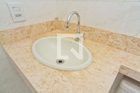 Casa à venda com 230m², 3 quartos e 6 vagasBanheiro da Suíte 1