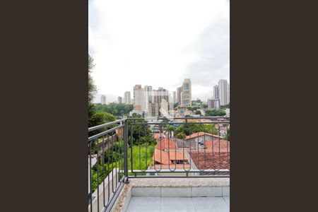 Casa à venda com 230m², 3 quartos e 6 vagasVaranda