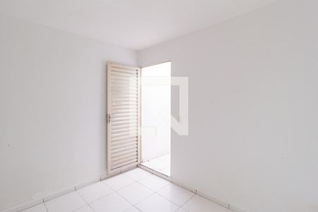 Quarto de casa para alugar com 1 quarto, 45m² em Parque Roseira, Carapicuíba