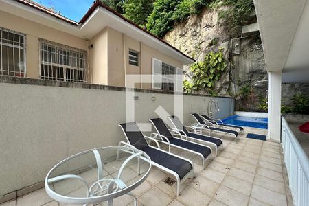 Apartamento à venda com 84m², 2 quartos e 1 vaga Apartamento à venda com 84m², 2 quartos e 1 vagaÁrea comum - Piscina