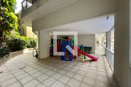 Apartamento à venda com 84m², 2 quartos e 1 vaga Apartamento à venda com 84m², 2 quartos e 1 vagaÁrea comum - Playground
