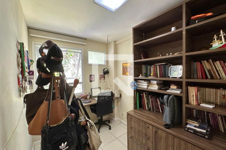 Apartamento à venda com 84m², 2 quartos e 1 vaga Apartamento à venda com 84m², 2 quartos e 1 vagaEscritório