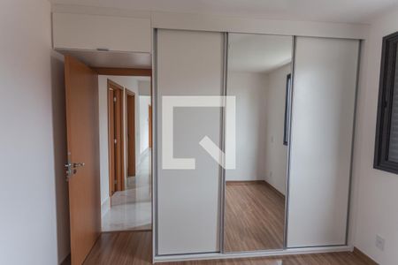 Apartamento à venda com 70m², 3 quartos e 2 vagas Apartamento à venda com 70m², 3 quartos e 2 vagas Suíte
