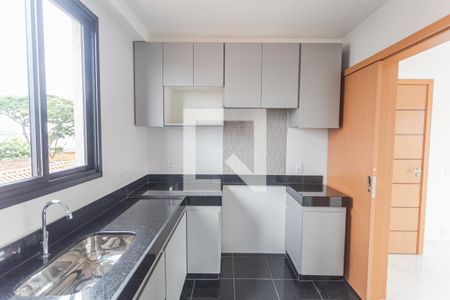 Apartamento à venda com 70m², 3 quartos e 2 vagas Apartamento à venda com 70m², 3 quartos e 2 vagasCozinha