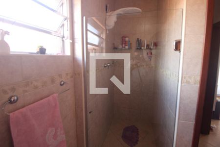 Casa à venda com 299m², 3 quartos e 3 vagasBanheiro 1