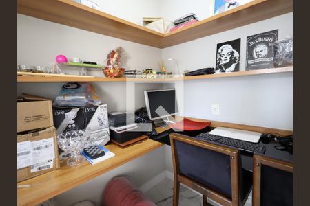 Apartamento à venda com 142m², 3 quartos e 2 vagasEscritório