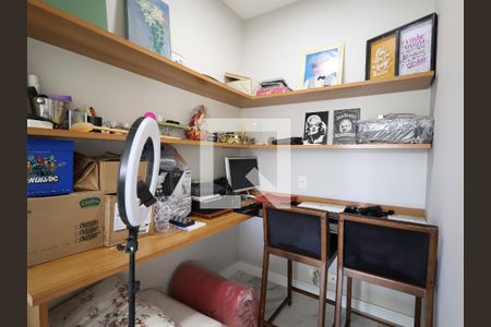 Apartamento à venda com 142m², 3 quartos e 2 vagasEscritório