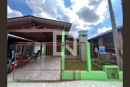 Casa à venda com 84m², 3 quartos e 2 vagas Casa à venda com 84m², 3 quartos e 2 vagasFachada