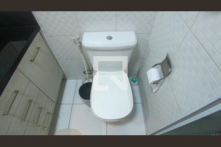 Apartamento à venda com 64m², 3 quartos e 1 vaga Apartamento à venda com 64m², 3 quartos e 1 vagaBanheiro