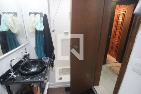 Apartamento à venda com 78m², 2 quartos e 1 vaga Apartamento à venda com 78m², 2 quartos e 1 vagaBanheiro Social