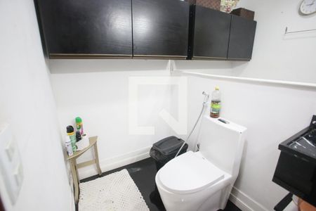 Apartamento à venda com 78m², 2 quartos e 1 vaga Apartamento à venda com 78m², 2 quartos e 1 vagaBanheiro Social