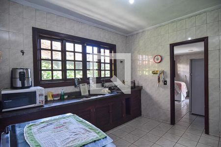 Casa à venda com 450m², 4 quartos e 3 vagas Casa à venda com 450m², 4 quartos e 3 vagasCozinha