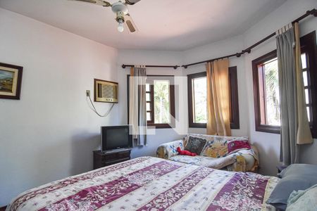 Casa à venda com 450m², 4 quartos e 3 vagas Casa à venda com 450m², 4 quartos e 3 vagasQuarto Suite