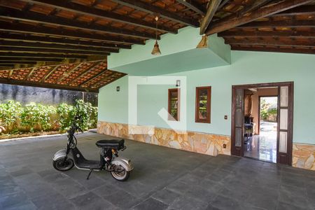 Casa à venda com 450m², 4 quartos e 3 vagas Casa à venda com 450m², 4 quartos e 3 vagasentrada