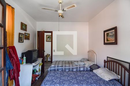 Casa à venda com 450m², 4 quartos e 3 vagas Casa à venda com 450m², 4 quartos e 3 vagasquarto