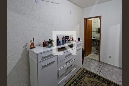 Casa à venda com 150m², 3 quartos e 2 vagas Casa à venda com 150m², 3 quartos e 2 vagasQuarto 4