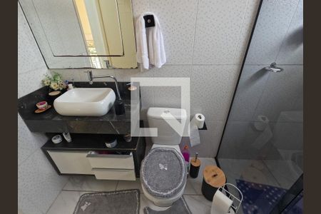 Casa à venda com 150m², 3 quartos e 2 vagas Casa à venda com 150m², 3 quartos e 2 vagasBanheiro