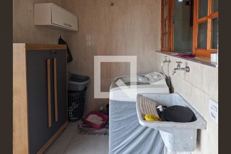 Casa à venda com 150m², 3 quartos e 2 vagas Casa à venda com 150m², 3 quartos e 2 vagasÁrea comum