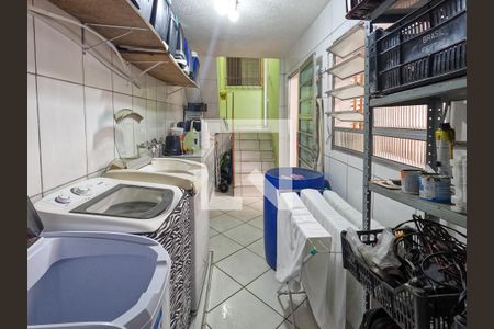 Casa à venda com 150m², 3 quartos e 2 vagas Casa à venda com 150m², 3 quartos e 2 vagasÁrea comum